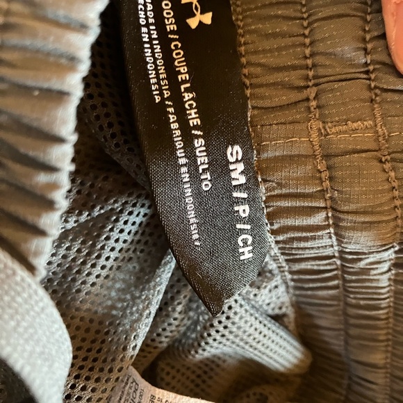 Red Henley Shirt and Gray Pants Set - Picture 13 of 16